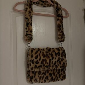 Vintage leopard print faux fur bag